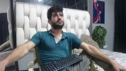 aaron_jones_1 online show from 15, 5, 2026