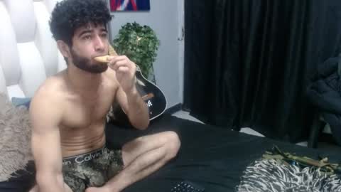 aaron_jones_1 online show from 28, 5, 2026