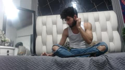 aaron_jones_1 online show from 30, 5, 2026