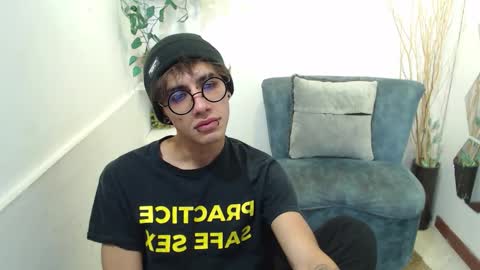 Snapshot of aaronbeer_ chatting on 2, 3, 2026 Aaron online show from 2, 3, 2026