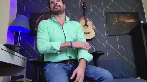 Aaron online show from 28, 11, 2025