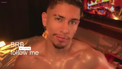 Snapshot of aaronfox_ chatting on 19, 6, 2026 AARON online show from 19, 6, 2026