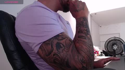 Snapshot of aaronhunter__ chatting on 6, 2, 2025 ig aaron hunter123 online show from 6, 2, 2025