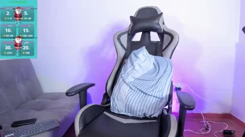 Snapshot of aaronhunter__ chatting on 30, 11, 2025 ig aaron hunter123 online show from 30, 11, 2025