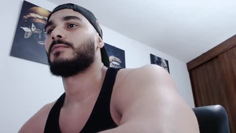 Snapshot of aaronteylor chatting on 2, 12, 2024 aaronteylor online show from 2, 12, 2024