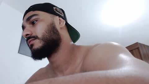 Snapshot of aaronteylor chatting on 17, 12, 2024 aaronteylor online show from 17, 12, 2024