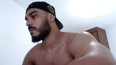 Snapshot of aaronteylor chatting on 19, 12, 2024 aaronteylor online show from 19, 12, 2024