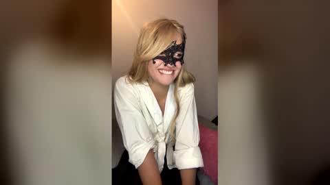 Luna Maria online show from 9, 4, 2026