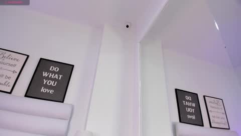 abbey_walker online show from 20, 12, 2025