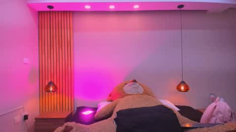 Abbie Edmond  online show from 17, 12, 2025