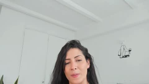 Snapshot of abbyada chatting on 30, 4, 2026 Laura online show from 30, 4, 2026