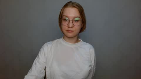 Snapshot of abbymoore__ chatting on 27, 12, 2024 Abby Lovense is active online show from 27, 12, 2024