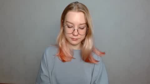 Snapshot of abbymoore__ chatting on 8, 1, 2025 Abby Lovense is active online show from 8, 1, 2025