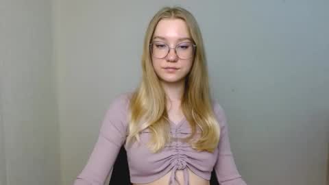 Abby Lovense is active online show from 28, 2, 2026
