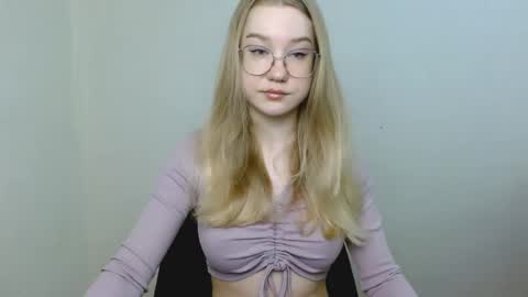 Snapshot of abbymoore__ chatting on 19, 4, 2026 Abby Lovense is active online show from 19, 4, 2026