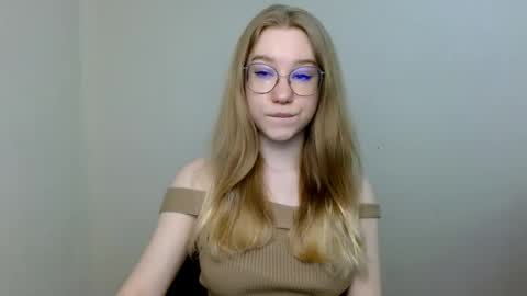 Snapshot of abbymoore__ chatting on 22, 4, 2026 Abby Lovense is active online show from 22, 4, 2026