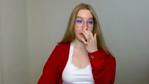 Abby Lovense is active online show from 13, 6, 2026