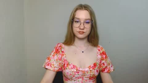 Abby Lovense is active online show from 17, 7, 2026