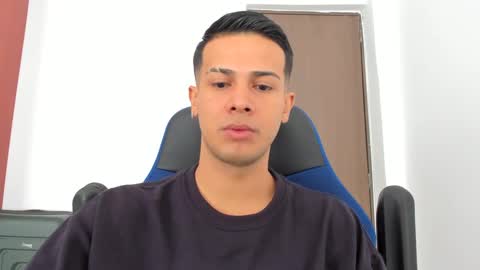 Independence model AbelAsburgo online show from 17, 12, 2024