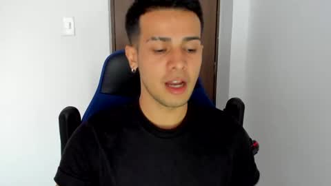 Independence model AbelAsburgo online show from 20, 2, 2025