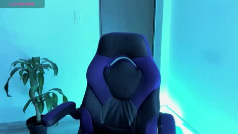 Independence model AbelAsburgo online show from 28, 10, 2025