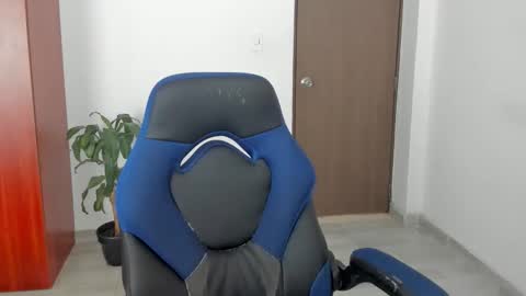 Independence model AbelAsburgo online show from 11, 1, 2026