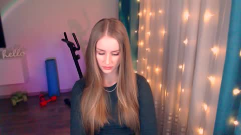 Snapshot of abigail_flex chatting on 16, 2, 2025 Anna online show from 16, 2, 2025