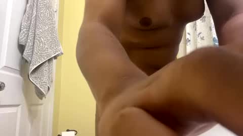 Snapshot of aboveaverage39 chatting on 1, 10, 2025 aboveaverage39 online show from 1, 10, 2025