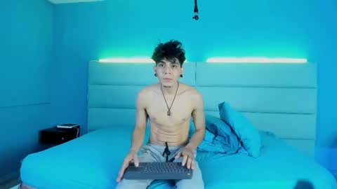 Snapshot of abrilandjulian chatting on 24, 2, 2026 Abril and Julian online show from 24, 2, 2026