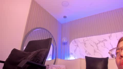 Snapshot of abrilbloom_ chatting on 16, 5, 2026 abril online show from 16, 5, 2026