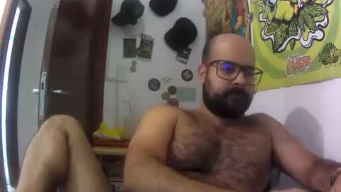 Snapshot of absinnto2016 chatting on 14, 4, 2026 Luke 33 online show from 14, 4, 2026