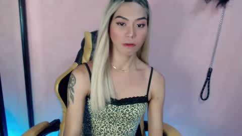 Miss Sophie online show from 24, 2, 2025