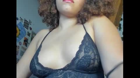 Snapshot of ada_gales_ chatting on 9, 2, 2025 Isa online show from 9, 2, 2025