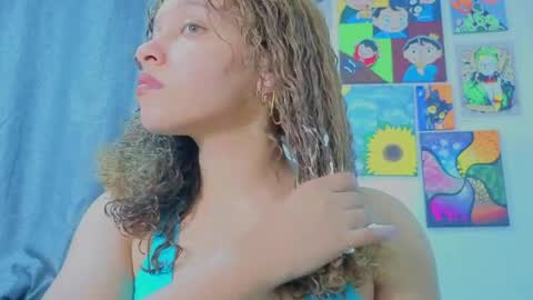 Snapshot of ada_gales_ chatting on 10, 4, 2026 Isa online show from 10, 4, 2026