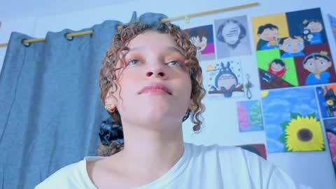 Snapshot of ada_gales_ chatting on 25, 4, 2026 Isa online show from 25, 4, 2026