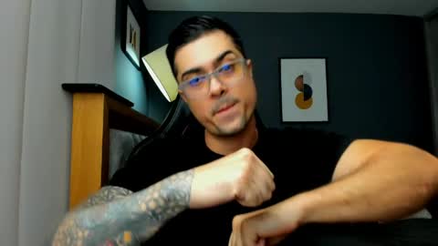Snapshot of adam_clarke chatting on 1, 6, 2026 adam clarke online show from 1, 6, 2026