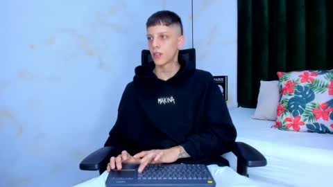 Snapshot of adam_hard_ chatting on 22, 1, 2025 Adam online show from 22, 1, 2025