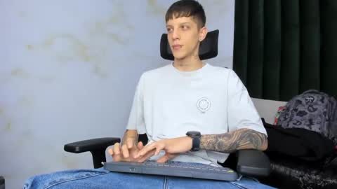 Snapshot of adam_hard_ chatting on 26, 2, 2025 Adam online show from 26, 2, 2025