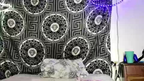 Snapshot of adam_hard_ chatting on 30, 10, 2025 Adam online show from 30, 10, 2025