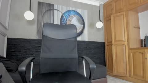 adam_piarse online show from 3, 1, 2025