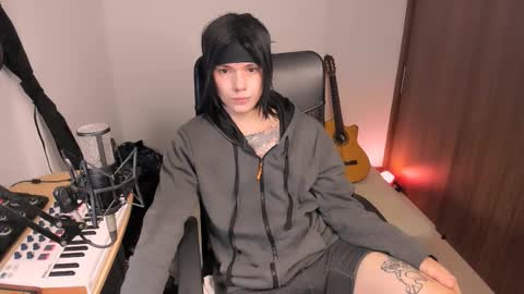 Snapshot of adam_rocket chatting on 17, 10, 2025 Adam online show from 17, 10, 2025