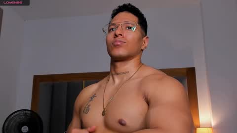 adambrocs1 online show from 20, 2, 2025