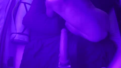 adamineve online show from 25, 1, 2025