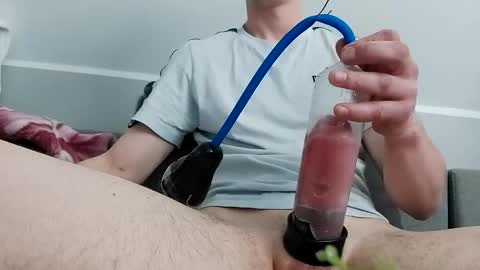 adamrr122 online show from 11, 4, 2026