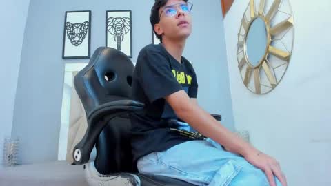 Adams Bobby online show from 1, 4, 2026