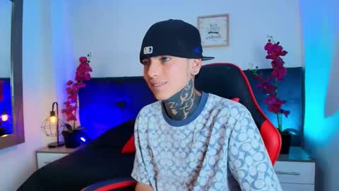 AdamsWalkerr  online show from 26, 3, 2026