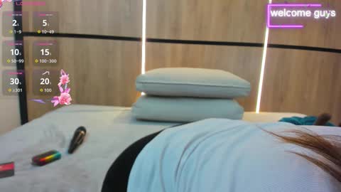 adela chase online show from 27, 10, 2025