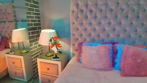 Adelaine online show from 23, 12, 2025