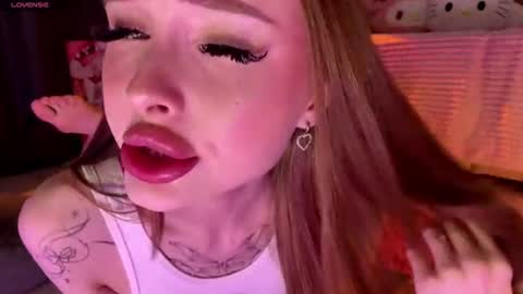 Snapshot of adele_kawaii chatting on 22, 7, 2026 Adele online show from 22, 7, 2026