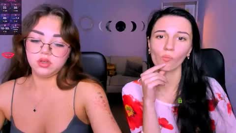 Snapshot of adele_meow chatting on 12, 11, 2025 Adel online show from 12, 11, 2025